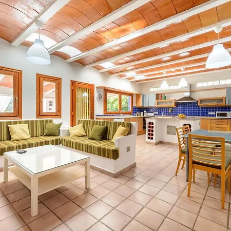 Carmen Ibiza * Santa Eulària des Riu